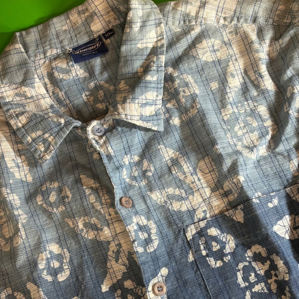 Sideout Button Up Shirt Mens XL Blue Batik Floral AOP Ombre Short Sleeve Cotton